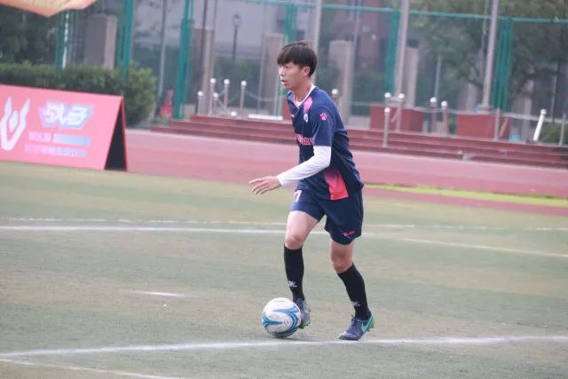 雷霆与前鹈鹕侧翼球员签订双向合同，需调整阵容